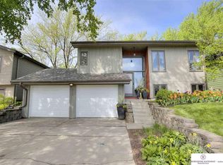 8128 Girard Plz, Omaha, NE 68122