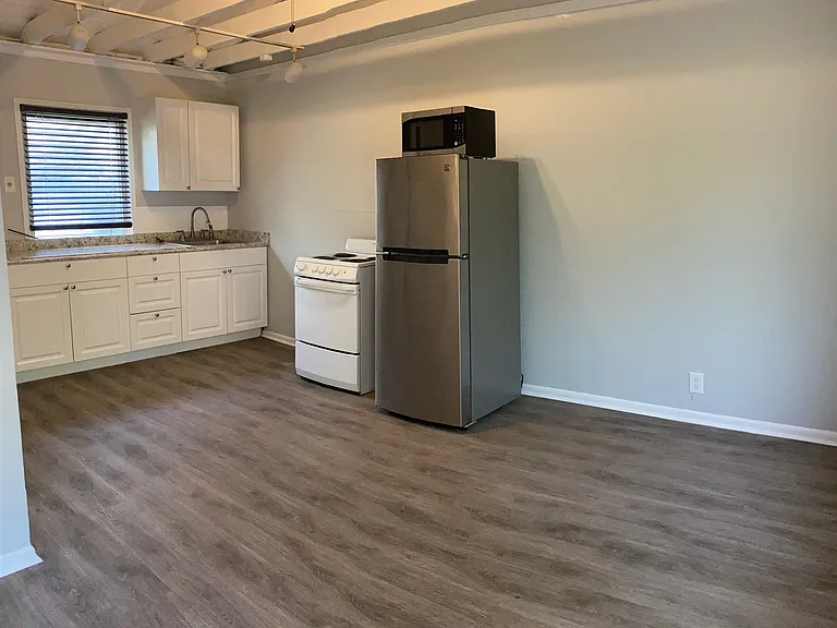 908 Elizabeth St #4 — Photo 2