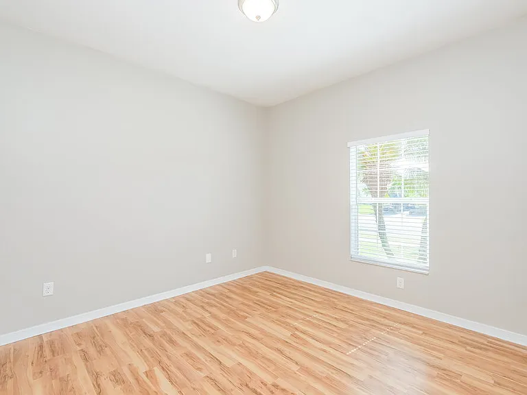 1807 Bonita Bluff Ct — Photo 12