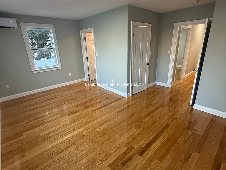 8 Brentwood St #1 — Photo 19