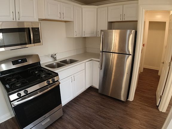 3rd image of 103 N Normandie Ave #208A