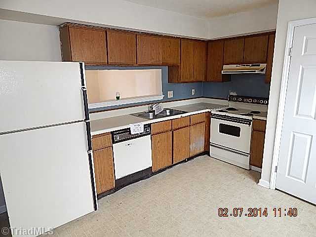 2nd image of 2322 La Vista Dr #20
