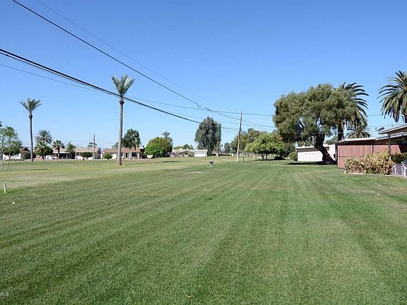 3rd image of 10411 W Oakmont Dr