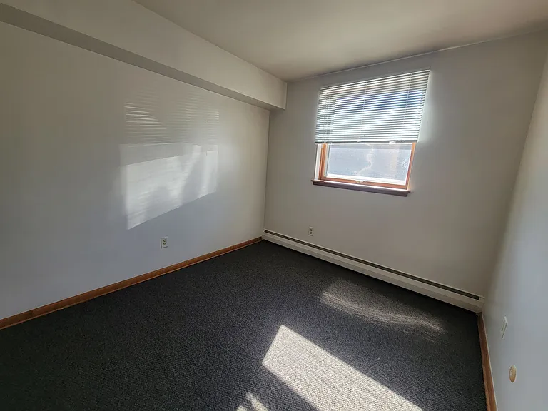 1310 Maryland Ave E — Photo 27