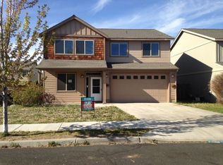 2867 SW Juniper Ave, Redmond, OR 97756