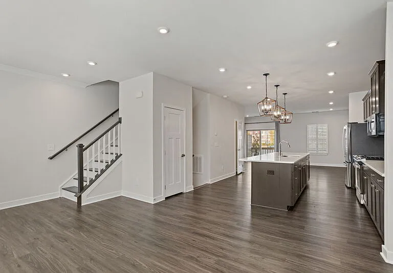 117 Eagle Wood Dr #1 — Photo 4