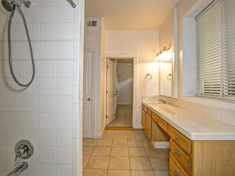 2916 Irving St — Photo 13