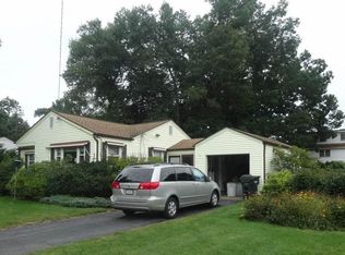 25 Lynebrook Rd, Springfield, MA 01118