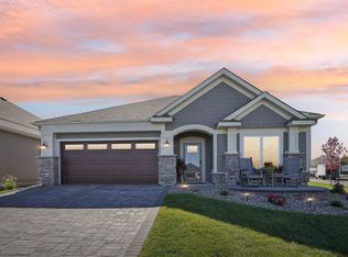 2040 Oakpointe Dr, Waconia, MN 55387