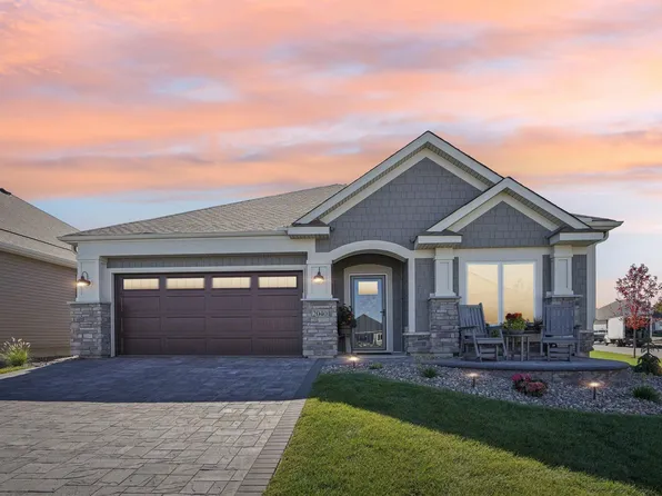 2040 Oakpointe Dr, Waconia, MN 55387