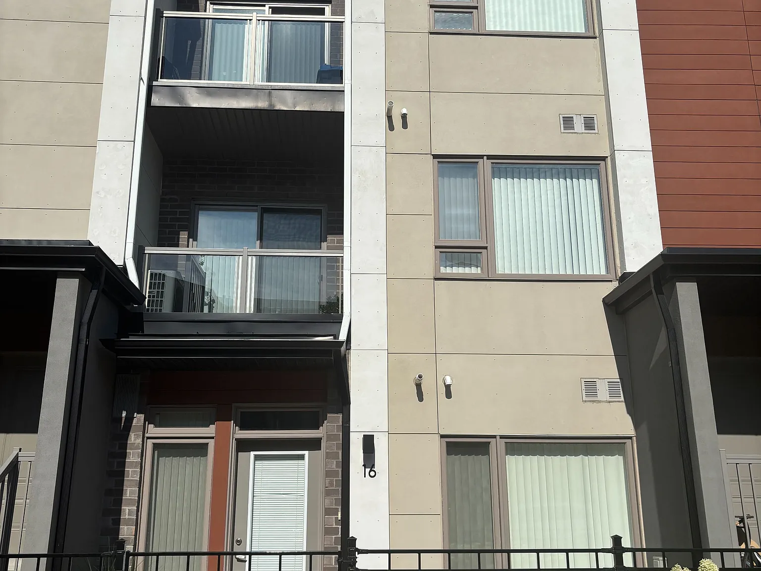 1 bed, $2,000 — Photo 1