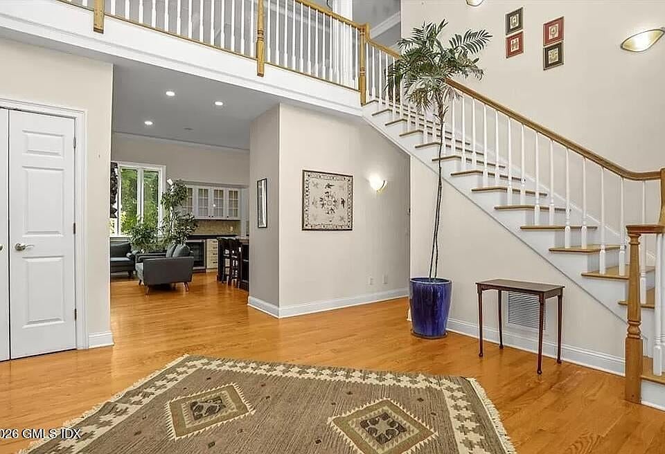 1st image of 30 Stillview Rd
