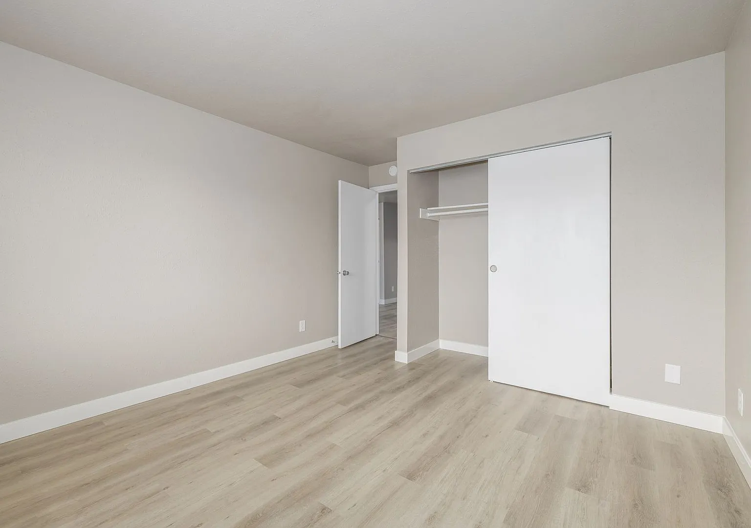 1105 Rock Ave — Photo 4