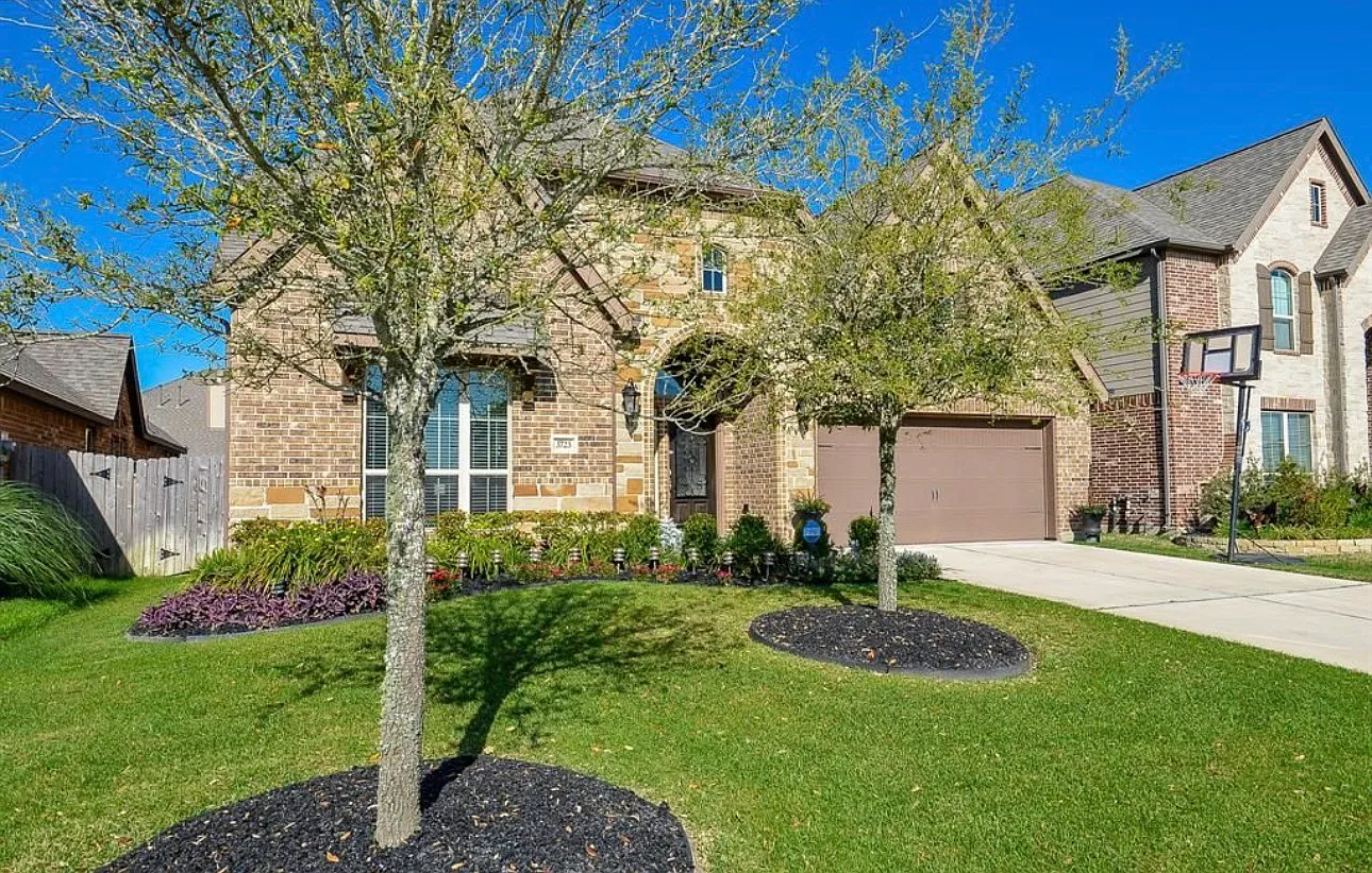 4 bed, 3535 sqft, $3,795 — Photo 3
