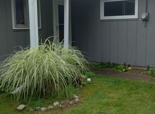 7916 Hoiles Dr NW, Williamsburg, MI 49690