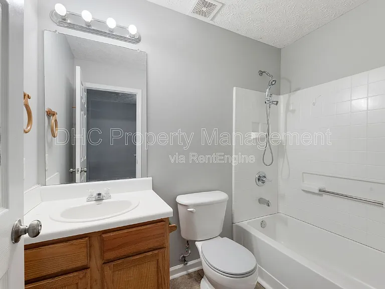 5625 Strathmoor Manor Cir — Photo 10