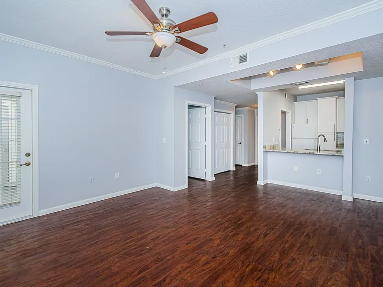800 S Dakota Ave — Photo 12