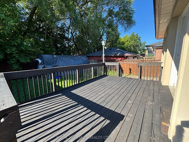 81 Eringate Dr #MAIN FLOOR — Photo 19