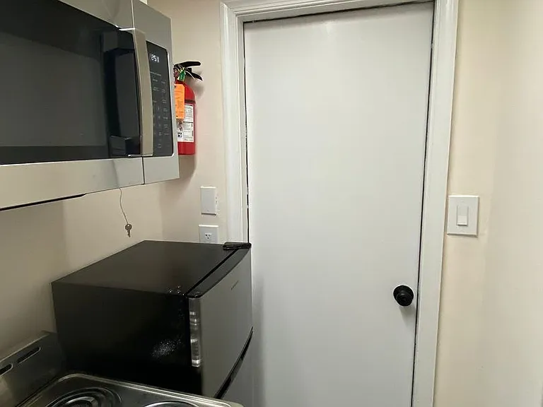 1017 Pine Street — Photo 9