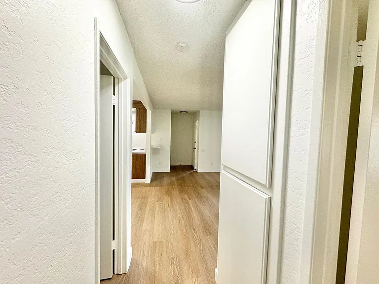 Buena Vista Apartments — Photo 10