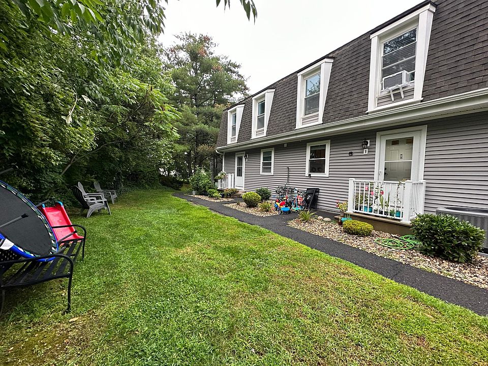 Yard in front