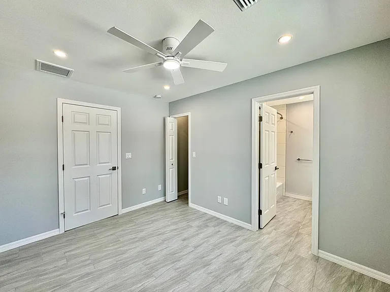 4306 Porpoise Dr #A — Photo 8
