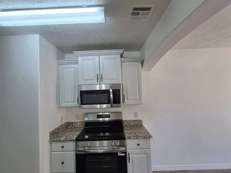 1000 E Bluffview Dr #118 — Photo 28