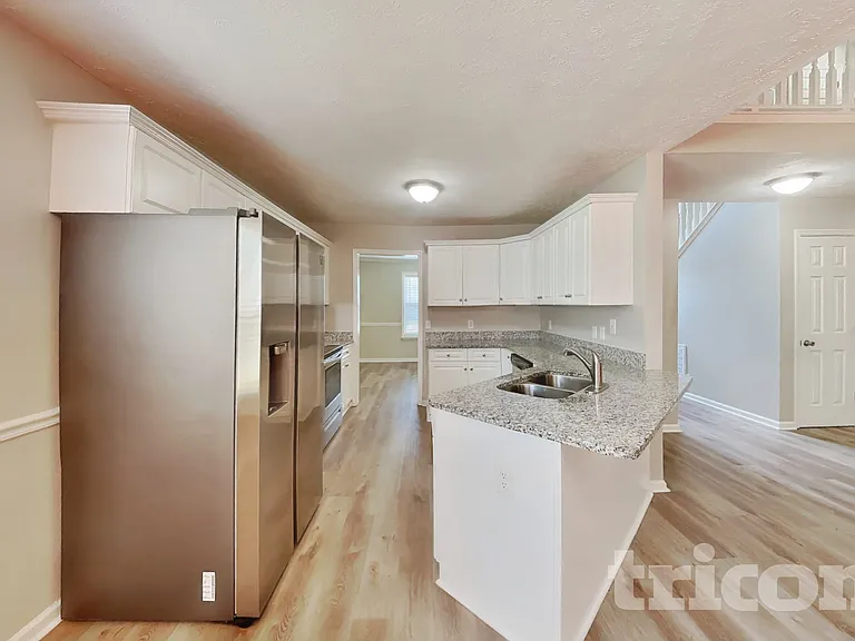 800 Chaney Woods Dr — Photo 5