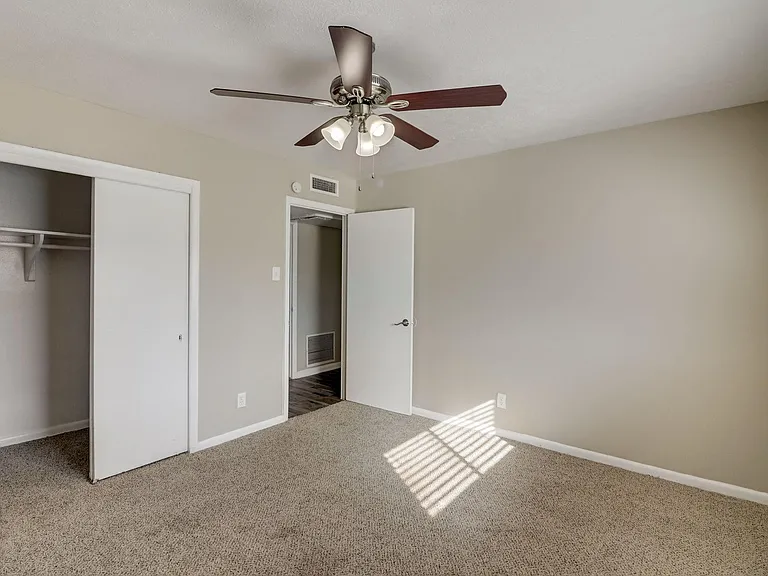 Polk Villas — Photo 24
