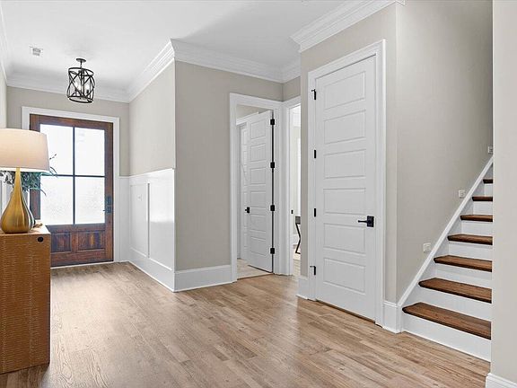 5th image of 1131 Lowland St