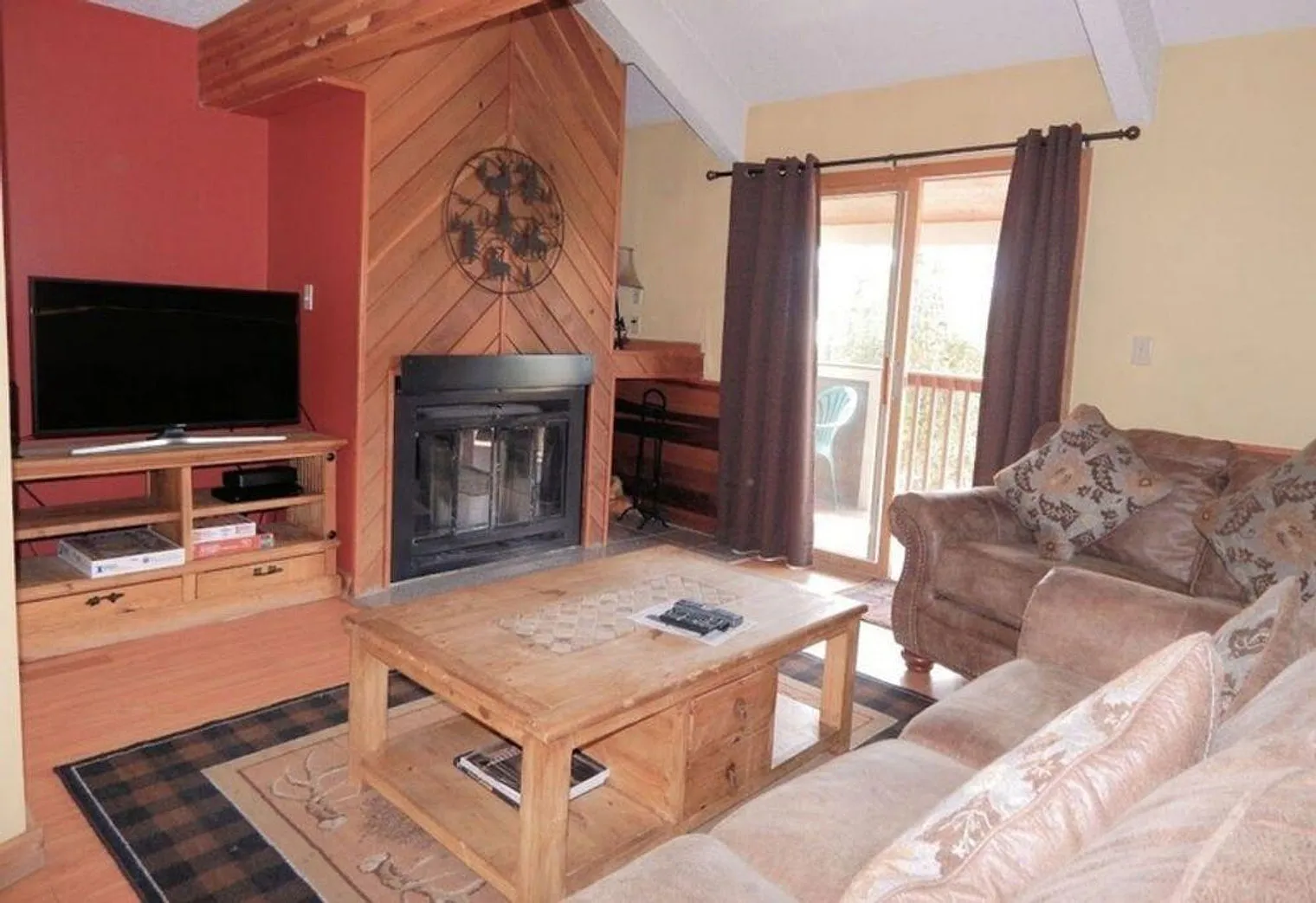 2 bed, 3.0 bath, 1991 sqft, $8,040 — Photo 2