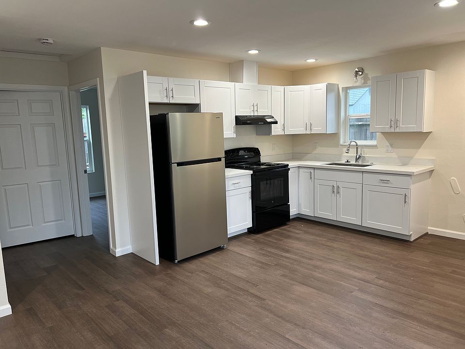 1st image of 707 Las Palmas Ave #707