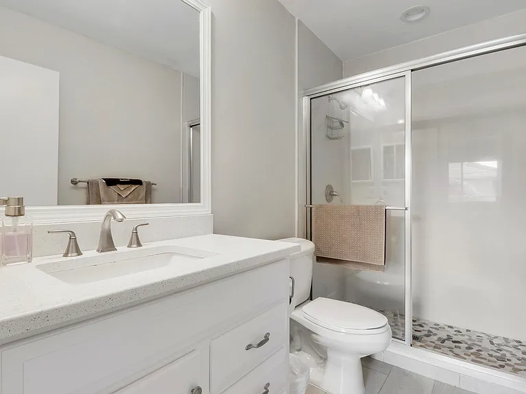 811 Club Dr — Photo 7
