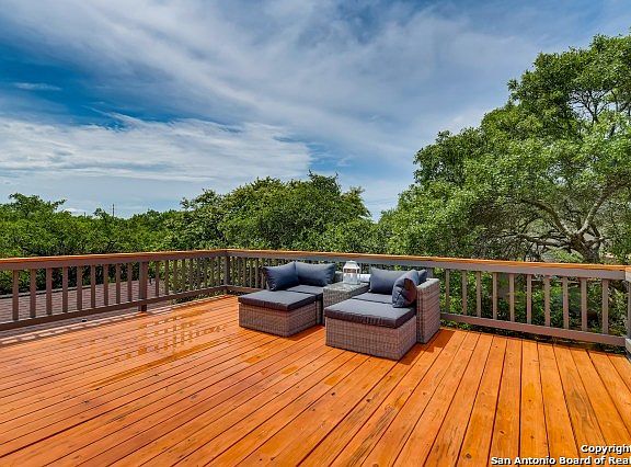 2nd image of 2111 Oak Peak