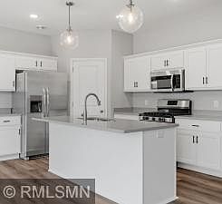 5th image of 10544 Goodview Ave S
