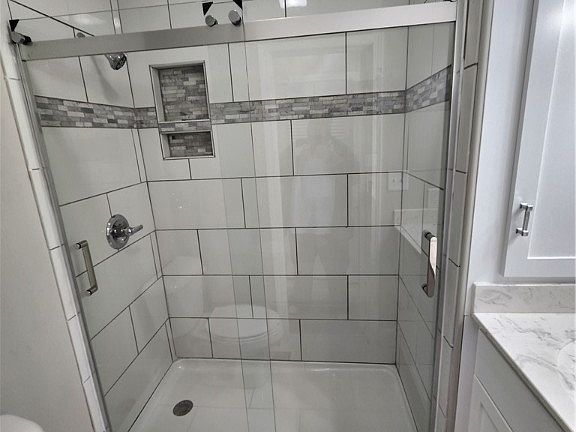4th image of 2803 N Shaw St