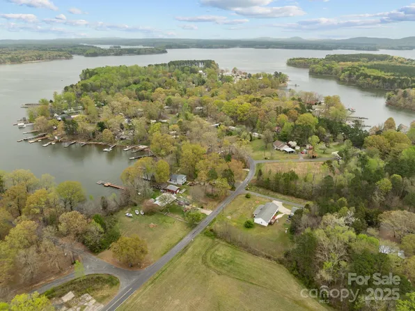 130 Golfers Dr #1, Salisbury, NC 28146