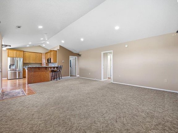 4th image of 72405 E 3rd Ave