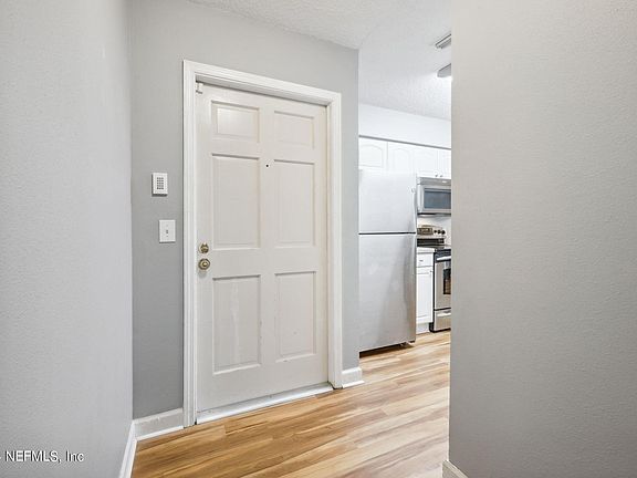 4th image of 1800 PARK Avenue #350