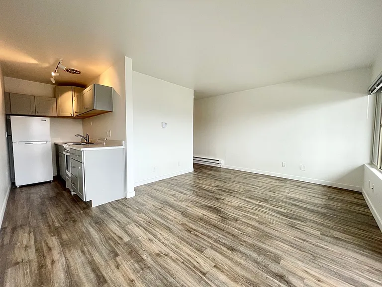 Village Vista Apartments — Photo 6