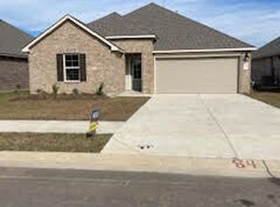 102 Chesson Hill Dr, Broussard, LA 70518