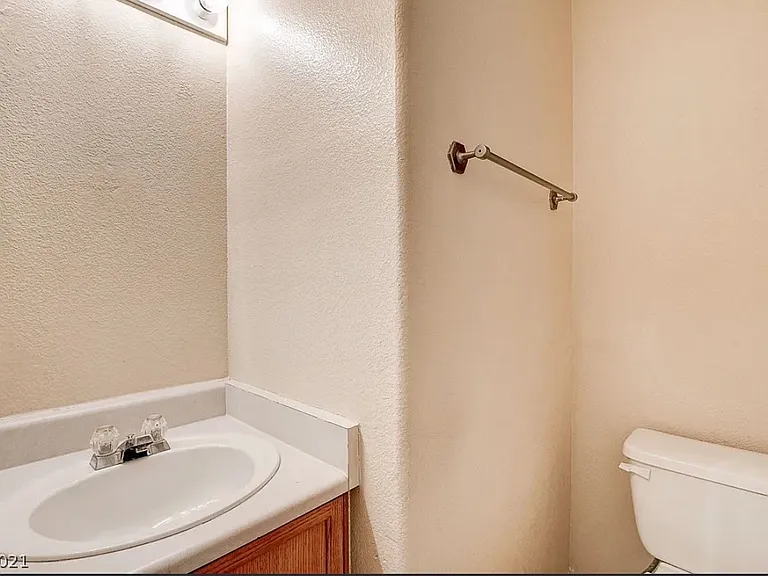 2501 Perryville Ave #103 — Photo 10