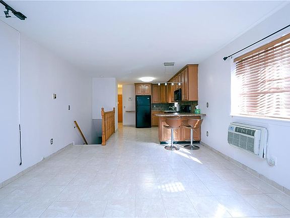 5th image of 8428 Bay 16th St APT 1C