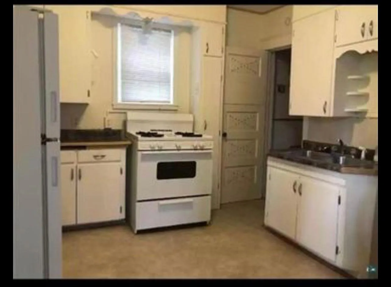 1125 Grand Ave — Photo 2