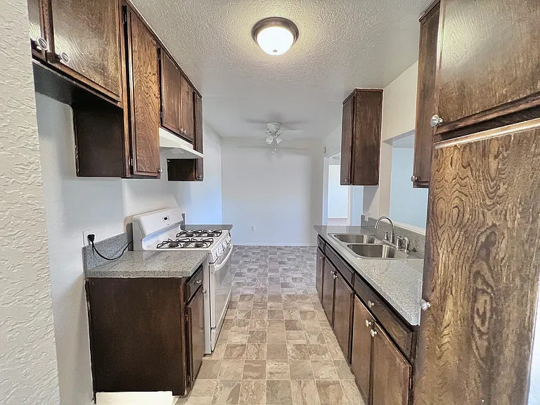 8720 Burnet Ave #21 — Photo 7