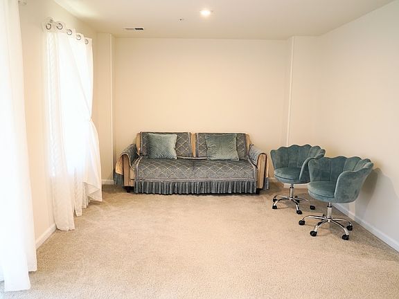5th image of 132 Mulberry Dr