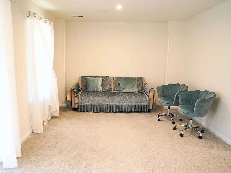 132 Mulberry Dr — Photo 5