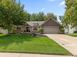 7889 Meadowood Dr, Hudsonville, MI 49426