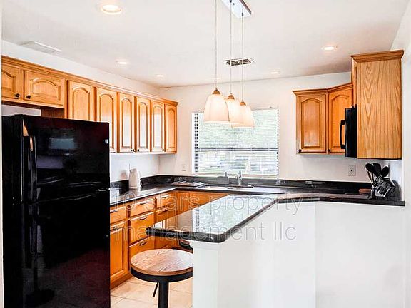 3rd image of 29 N Hillcrest Ave