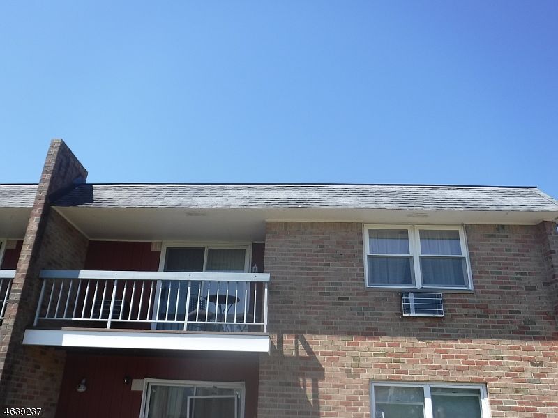 1st image of 808 Eves Dr, 1L #1L